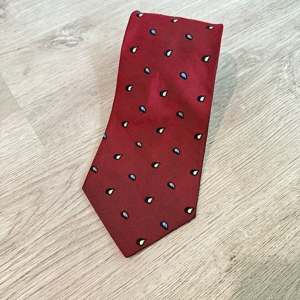 IZOD 100% Silk Burgundy Red Drop Print Neck Tie